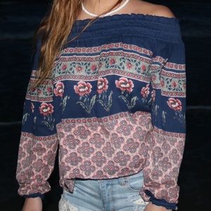 American Eagle off the shoulder shirt